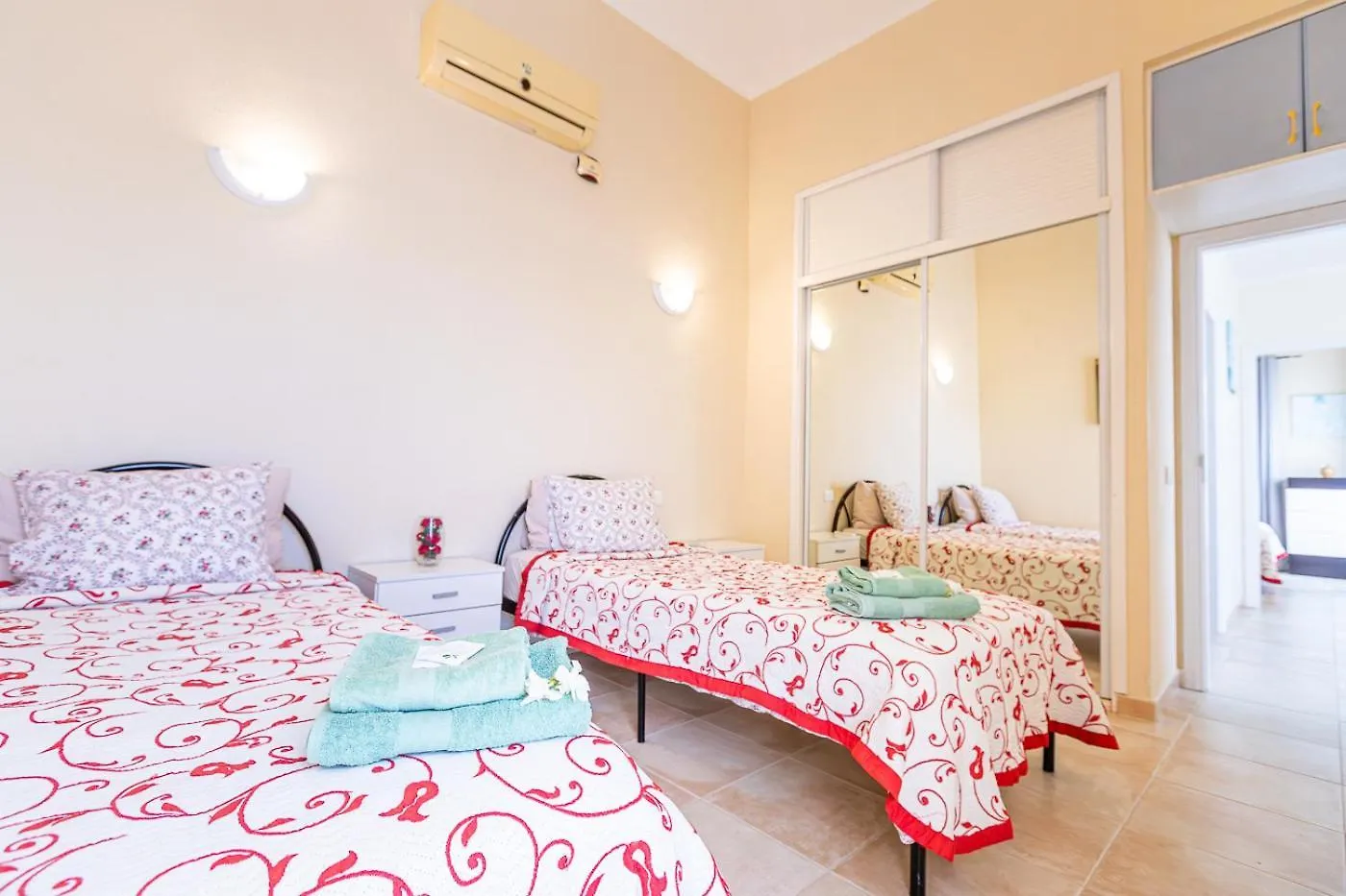 Cozy Villa In Madronal De Fanabe With Large Private Pool 아데제